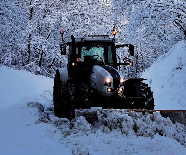 Čišćenje snijega traktorom